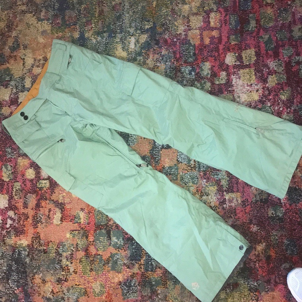 Women’s snowboard pants